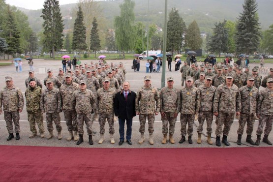 Parlamentarni vojni povjerenik BiH Boško Šiljegović prisustvovao u Travniku ceremoniji svečanog završetka osnovne podoficirske obuke pripadnika Oružanih snaga BiH